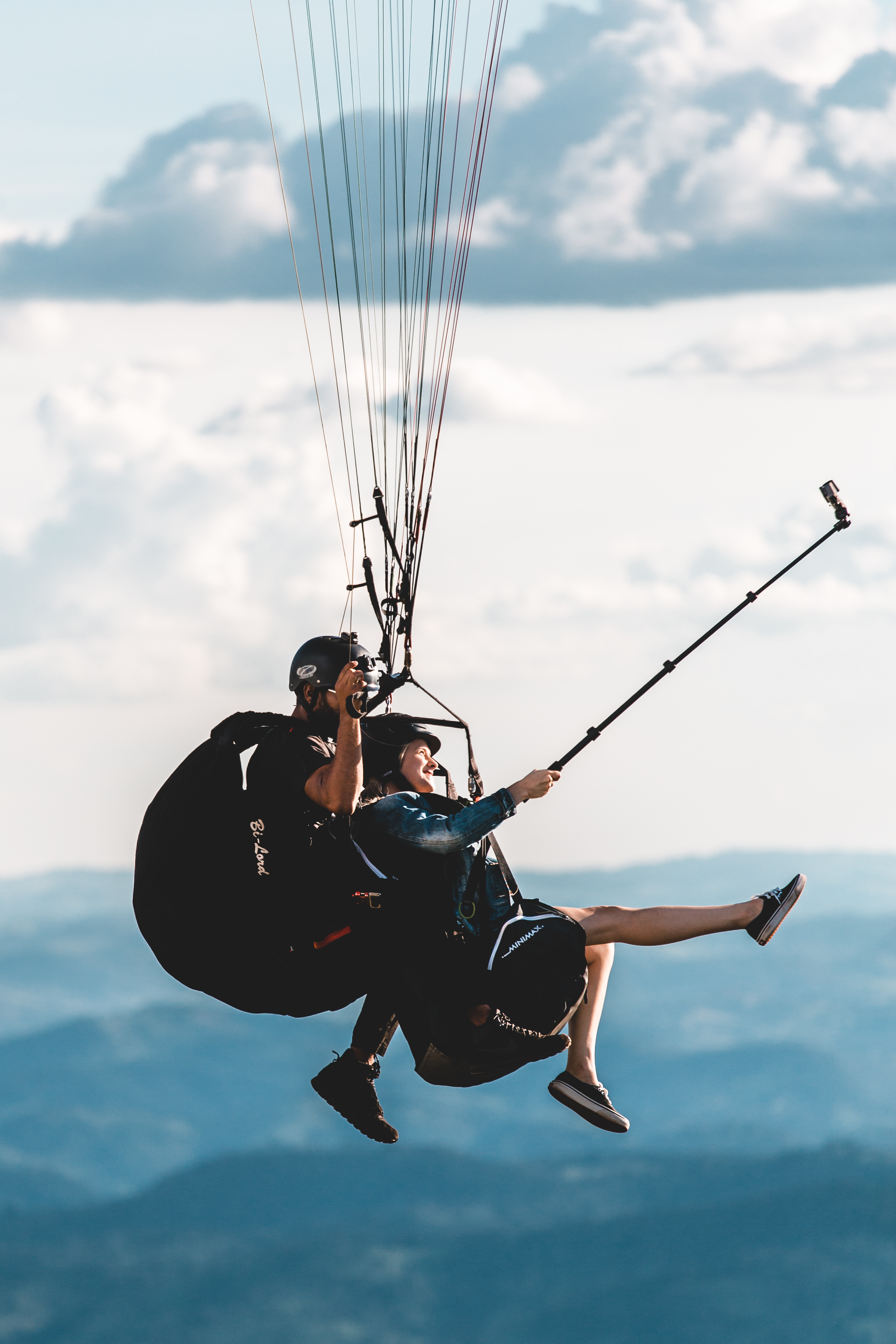 Voo duplo de parapente com a Adrenar na Serra da Moeda
