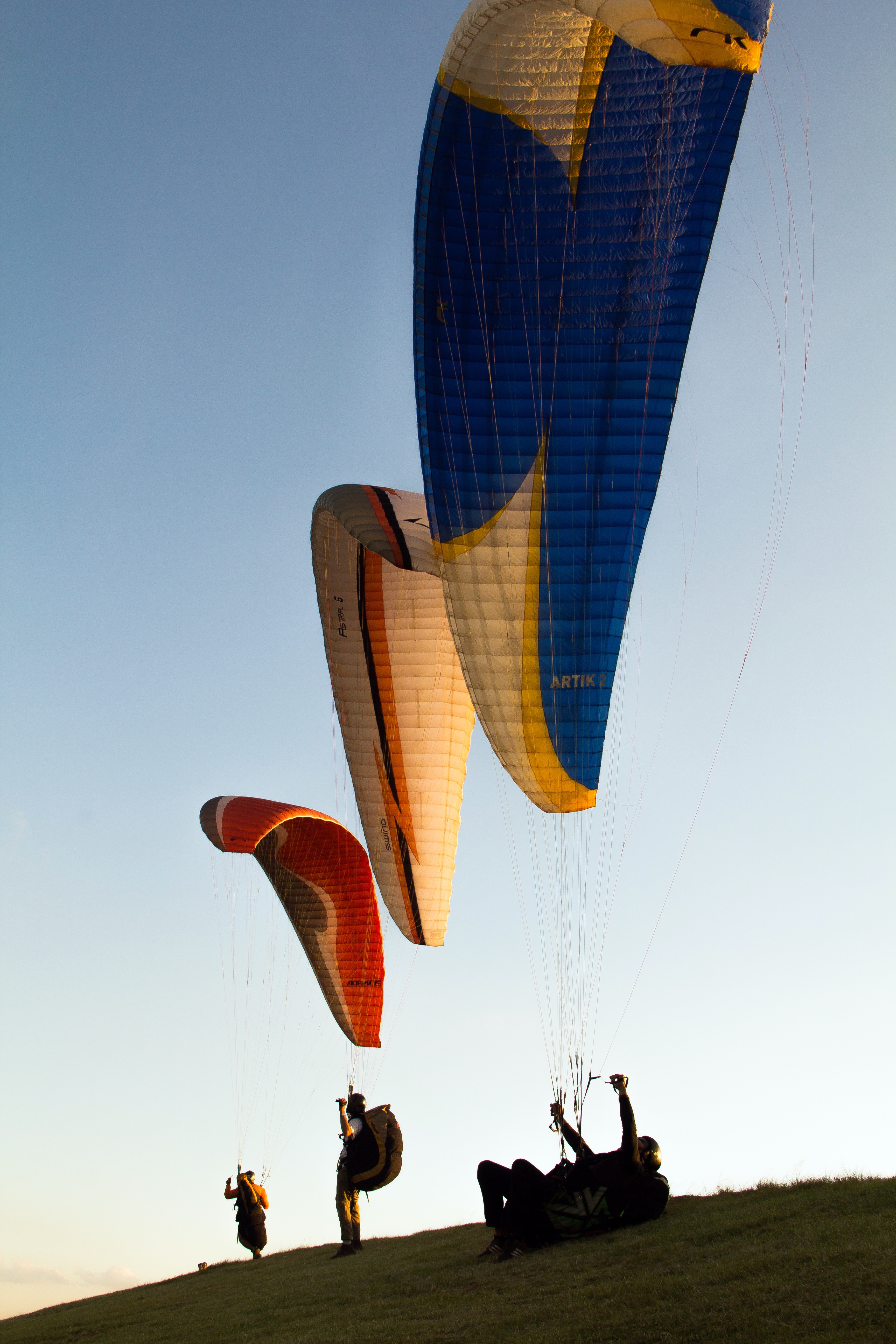 Decolagem de parapente na Serra da Moeda com a Adrenar